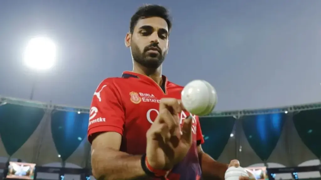 RCB vs CSK: Bhuvneshwar Kumar Becomes First Fast Bowler to Take 200 Wickets in IPL